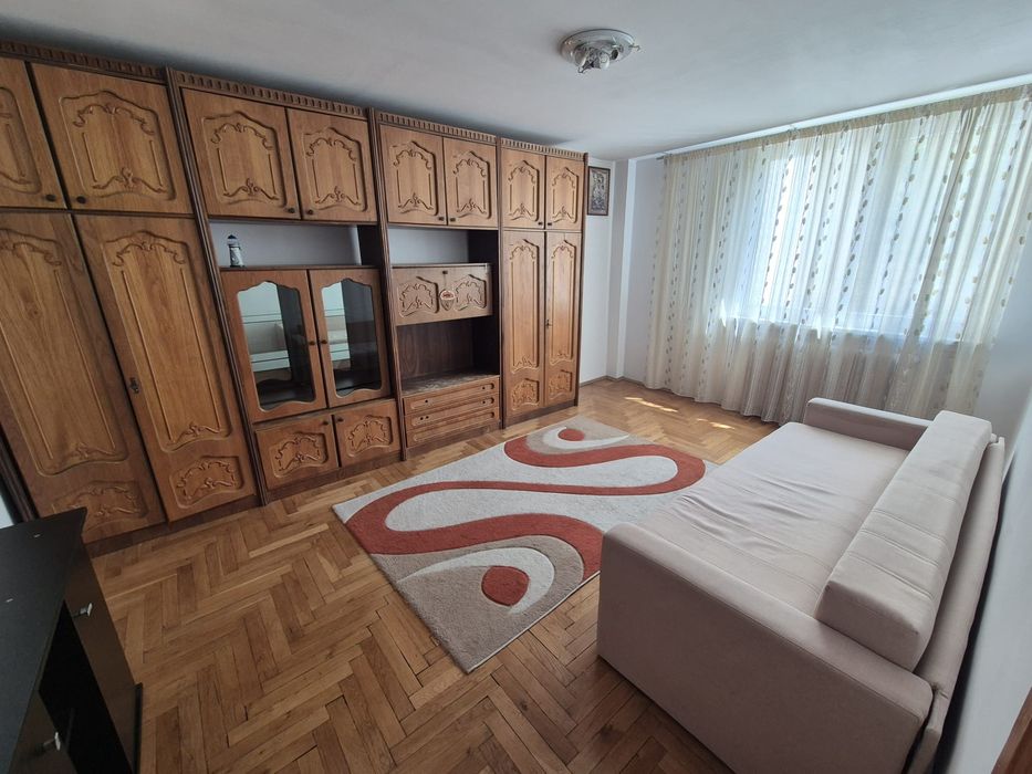 Închiriez apartament 2 camere ultracentral