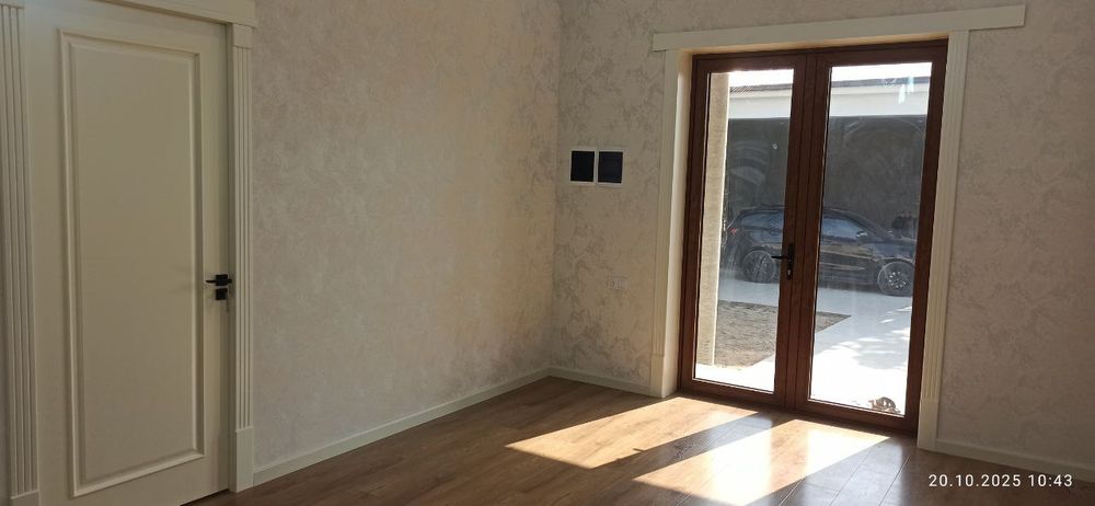 Uy sotiladi 5 xonali 6 sotihli hovli