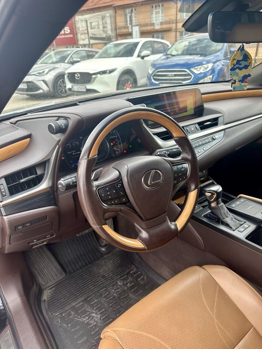 Lexus ES 300h LUXURY PLUS edition