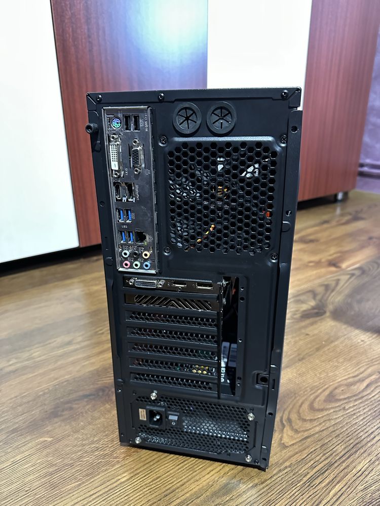 950 neg. PC GAMING 1050Ti + i5-7400