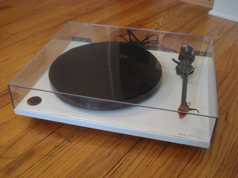 Turntable Rega RP1 - Record Player