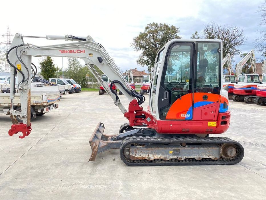 Takeuchi Tb 260 Garantie 1 an
