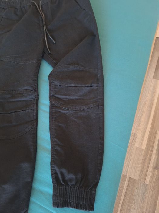 Pantaloni negri Cropp adolescenți