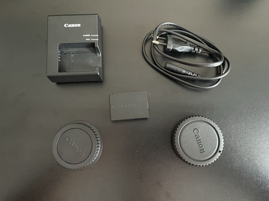 Aparat foto DSLR Canon EOS 2000D+obiectiv 55-250mm