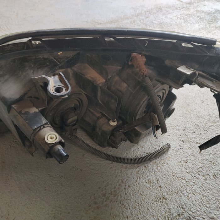 Фарове за Тойота Рав 4