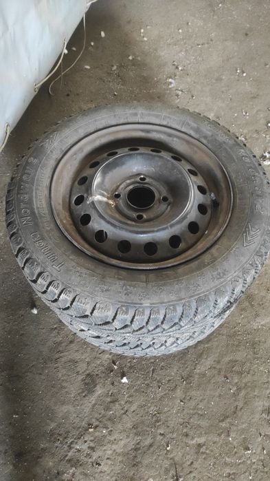 Колеса от япошек R 15  разболтовка4.114.3 с зимней покрышкой