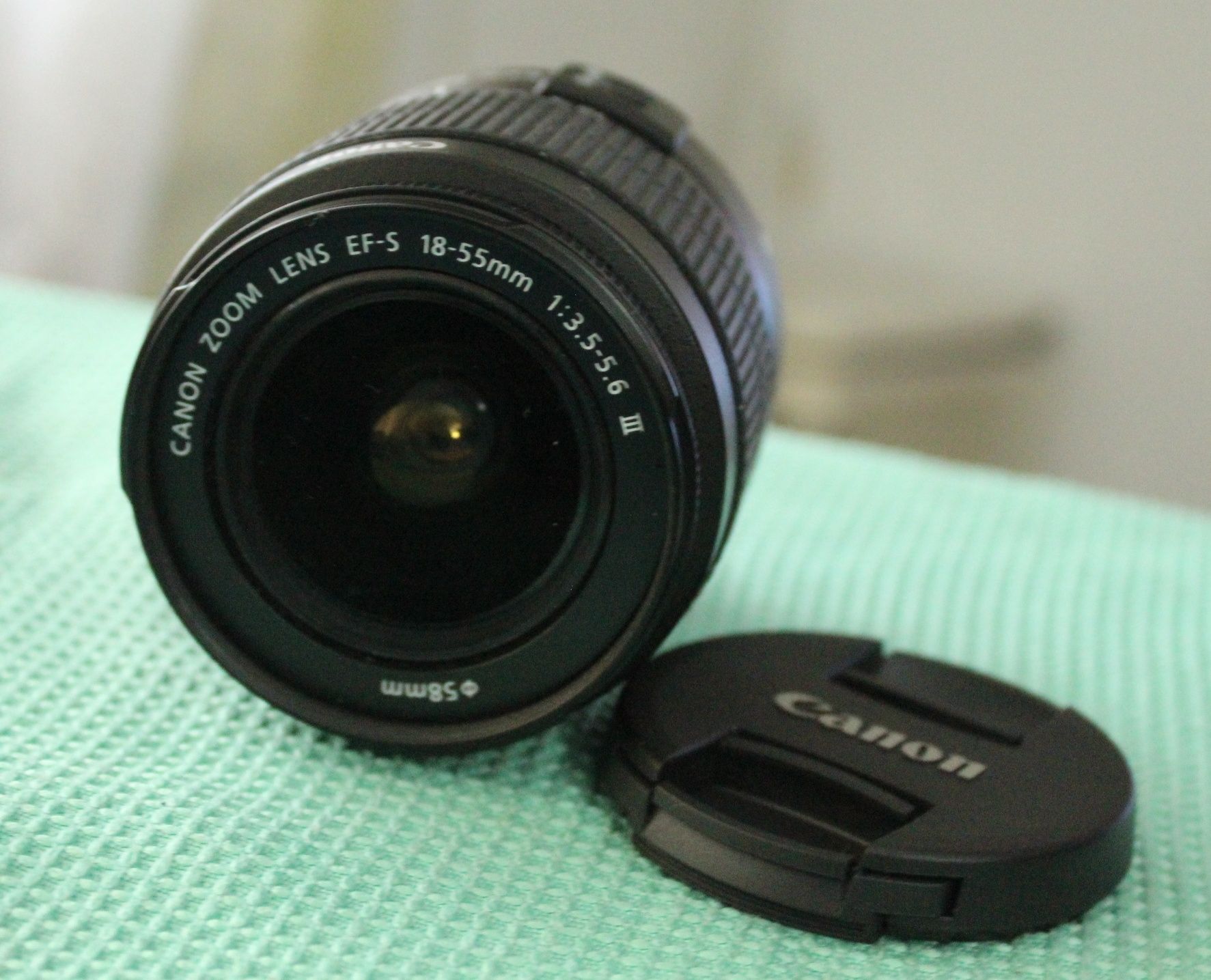 Vând  obiectiv Canon Zoom Lens EF-S  18-55mm