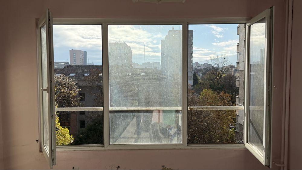 Бял прозорец PVC