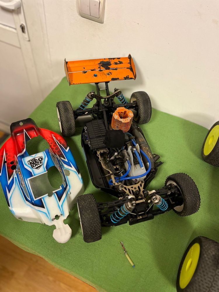 Automodel Kyosho 1/8 buggy nitro