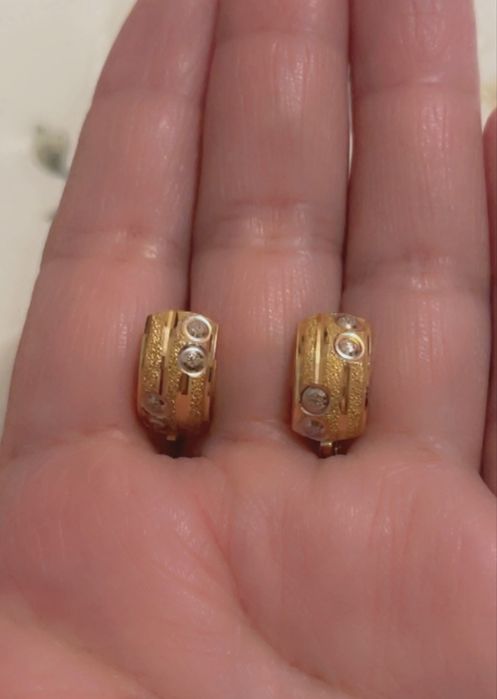 Продам золотые серьги 999 пробы