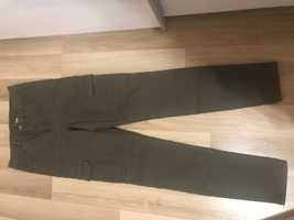 Нов h&m панталон / hm дънки зелен и къси панталонки junona