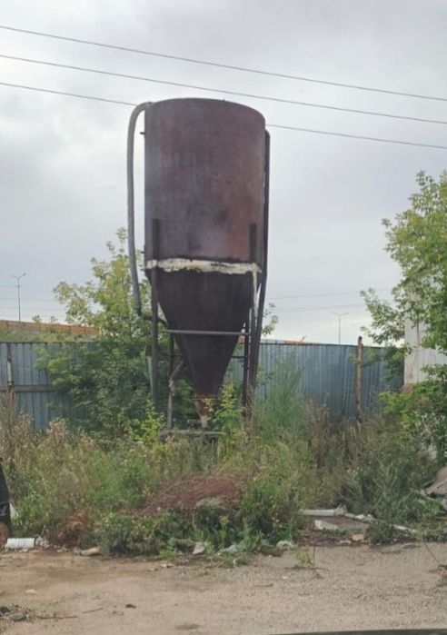 Силос под сыпучие материалы, порошок, цемент.