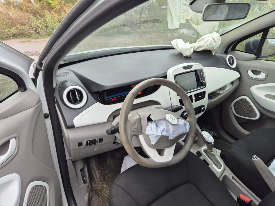Renault zoe electric avariat lovit