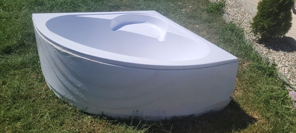 Vind cada pe colt de 140 pe 140