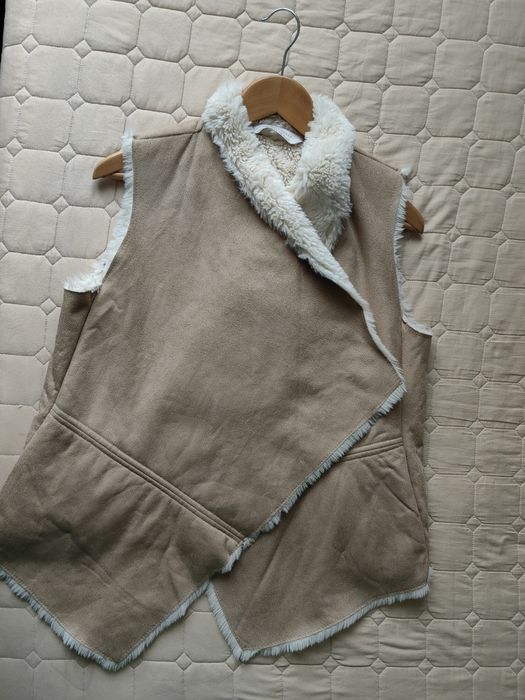 Vesta Bershka marimea M