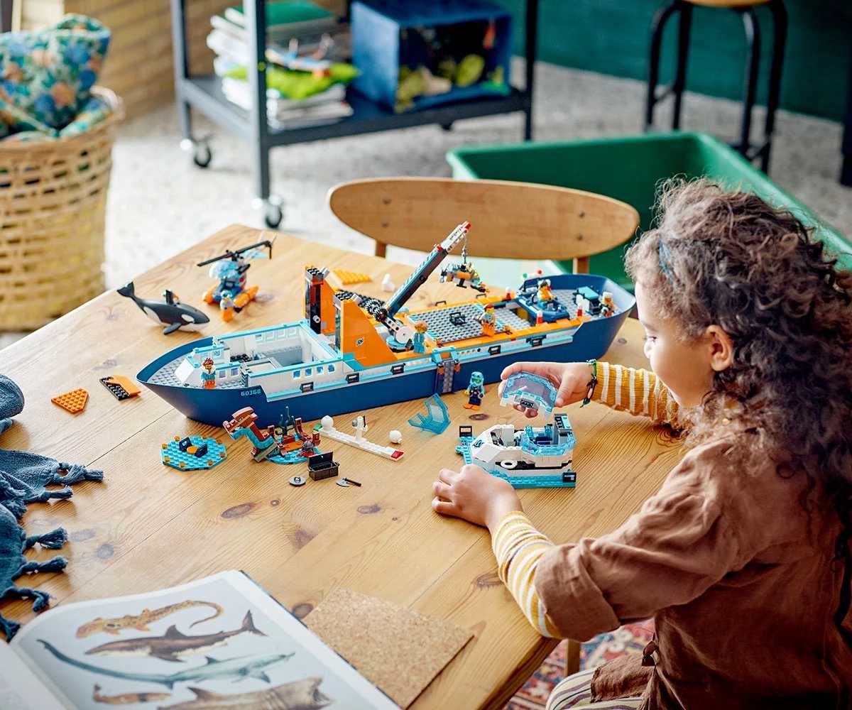 Конструктор LEGO® City 60368 - Арктически изследователски кораб