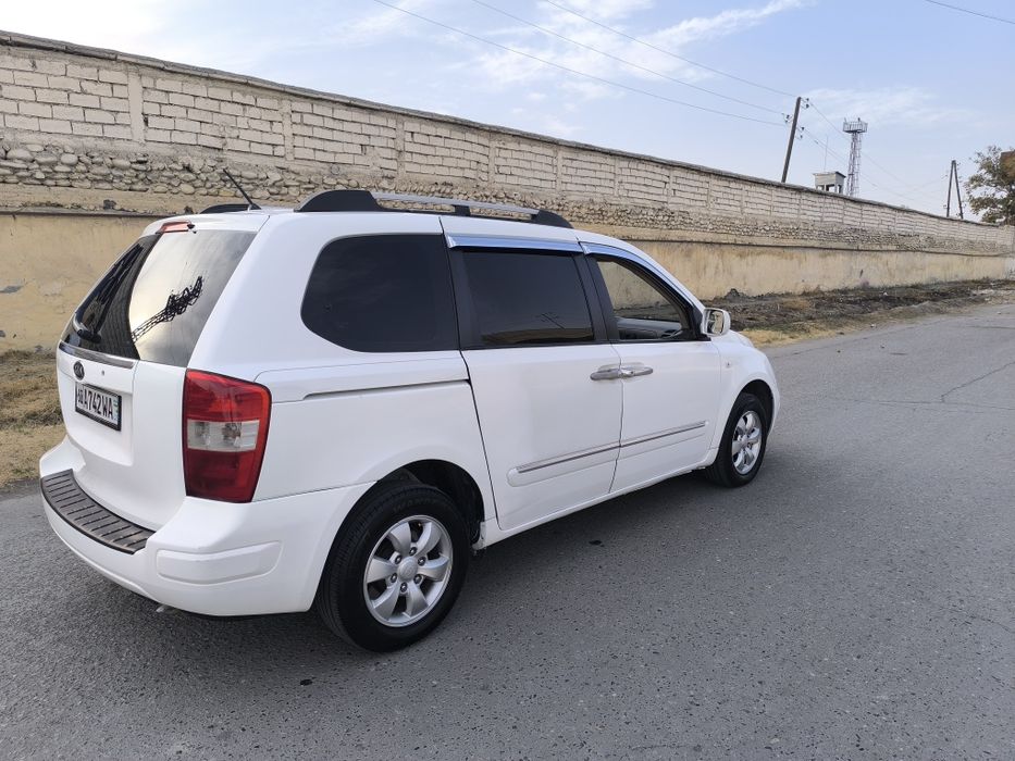 Kia carneval sotilad