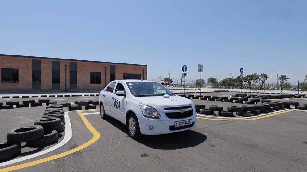 Инструктор по вождению