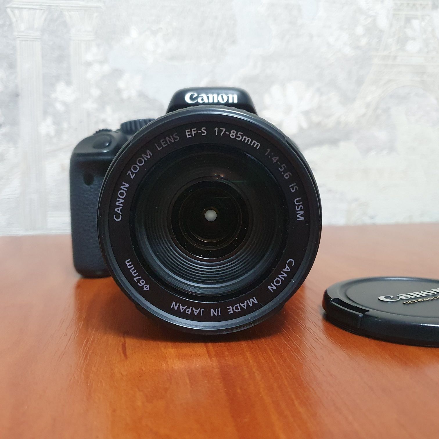 Цифровой фотоаппарат Canon EOS 550D