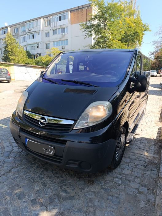 Opel Vivaro 8+1 locuri