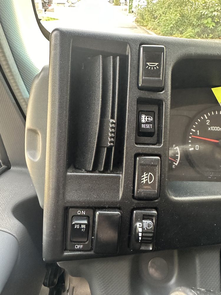 Isuzu samosval SNG Yaponiya sotiladi full pozitsiya