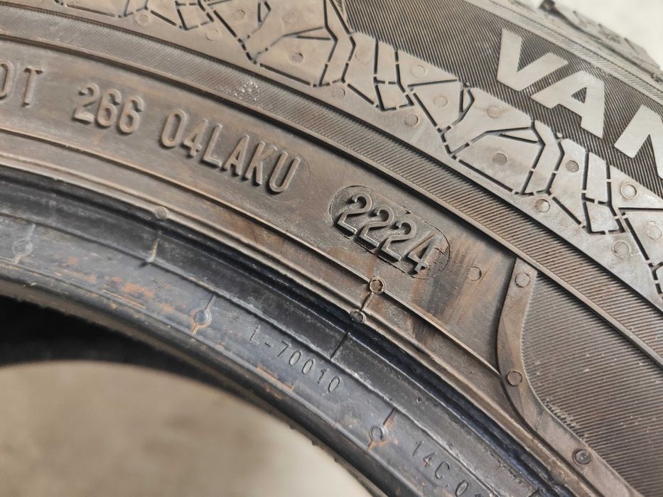 2бр.зимни гуми 205/65/16C Semperit