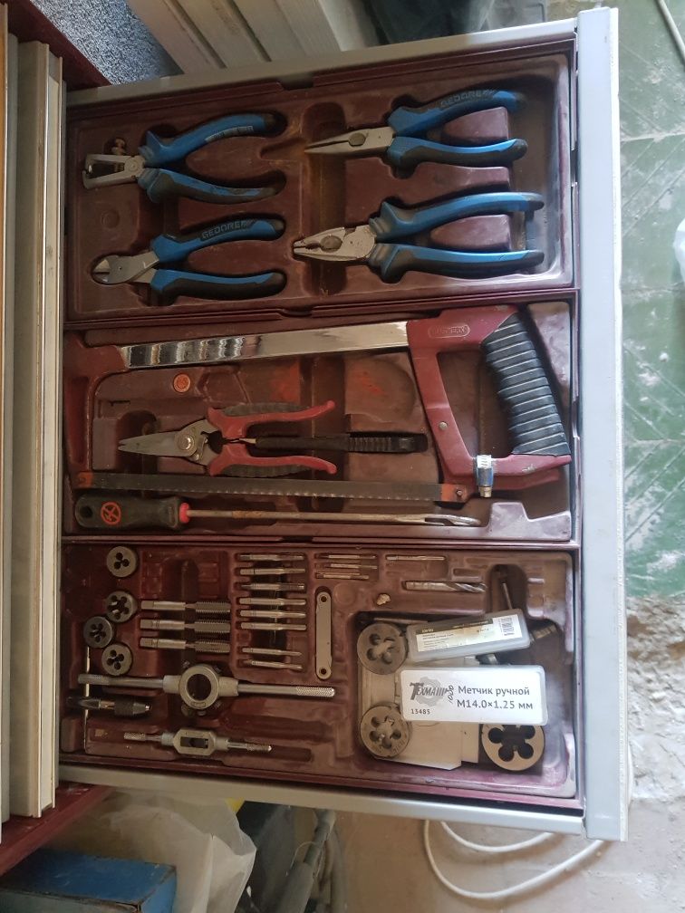 Шкаф набор инструменты