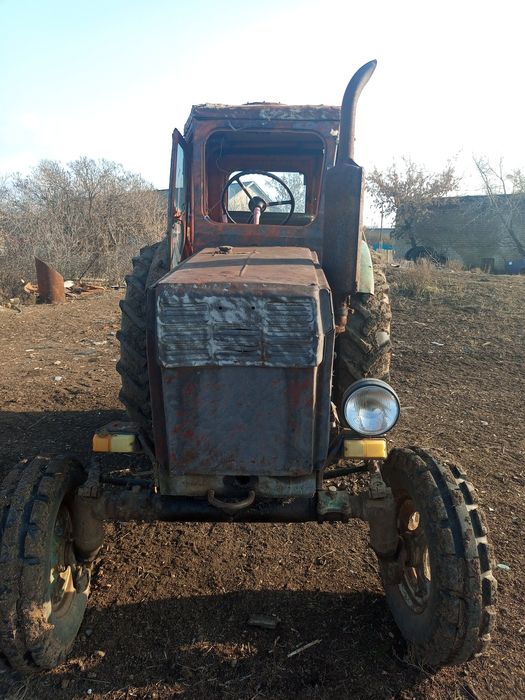 Породоеться трактор Т40  на ходу