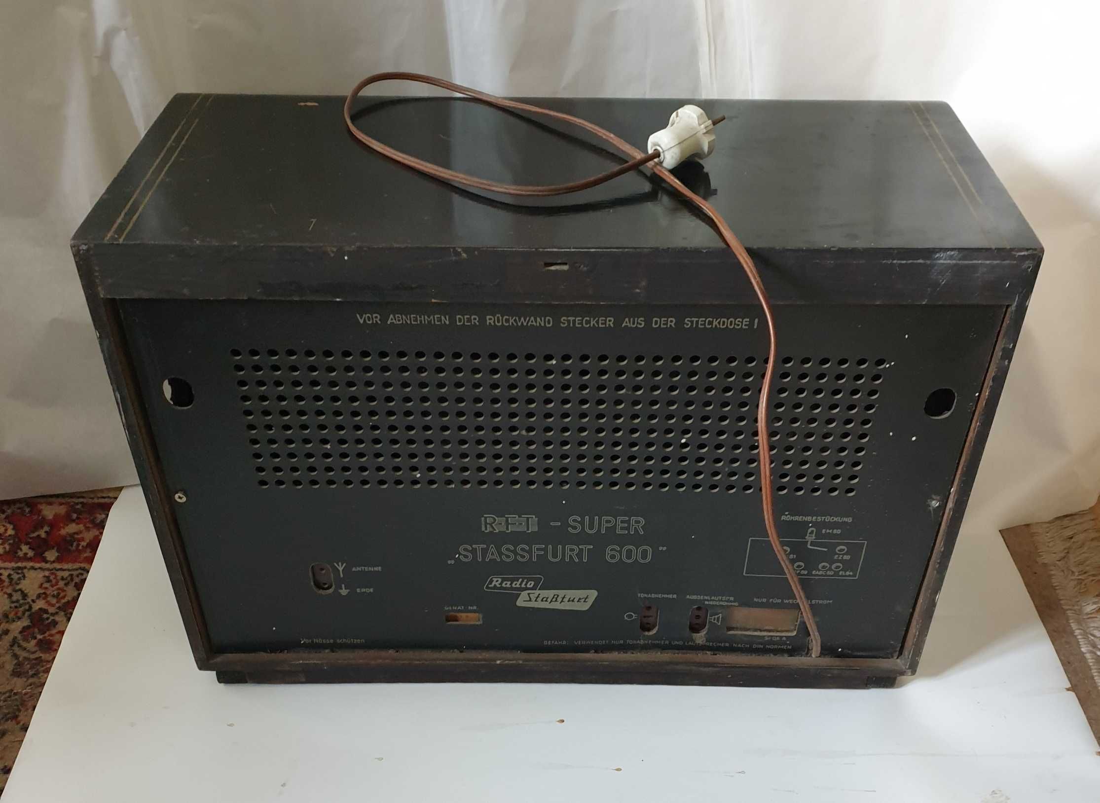 radio vechi cu lampi de colectie Strassfurt 600