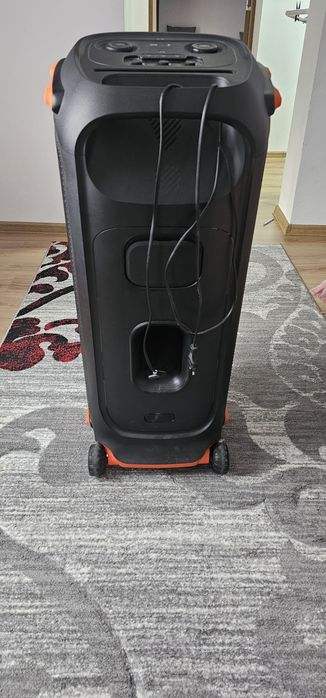 JBL partybox 710