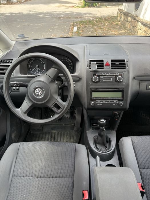 VW TOURAN 1.6 TDI  2011 г.