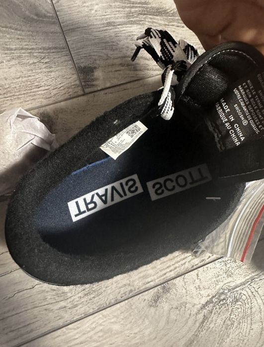 Jordan 1 travis scott black phantom