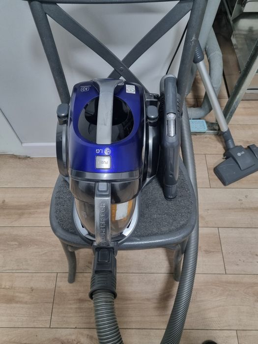 Продам мощный пылесос LG 2000W  в идеальном состоянии