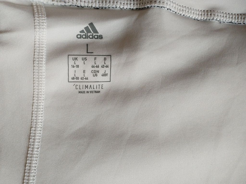 Adidas-L- дамски къси панталони