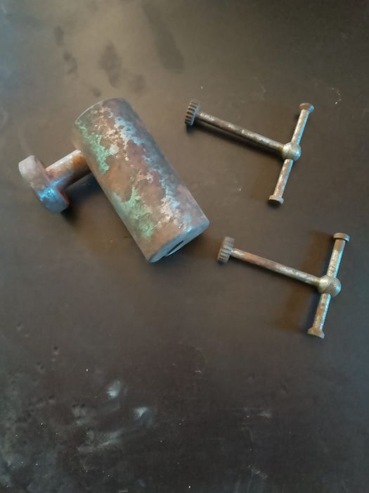 Вентилный ключ СССР