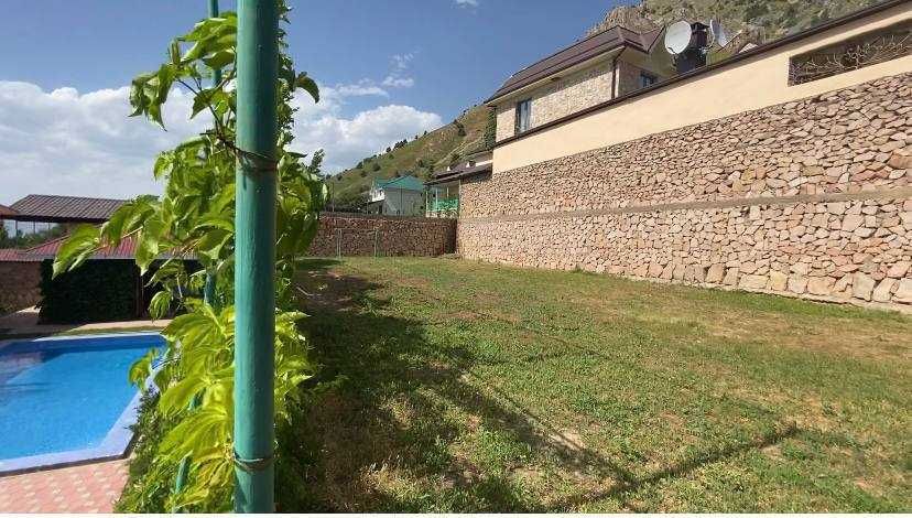 Чимган  14 соток  Дача с бассейном и предгорье. AMIRSOY, Канатка!