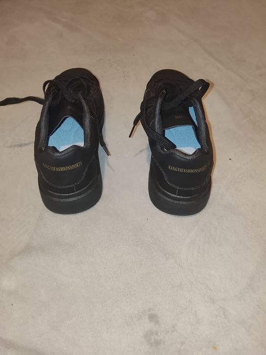 Adidași casual negri