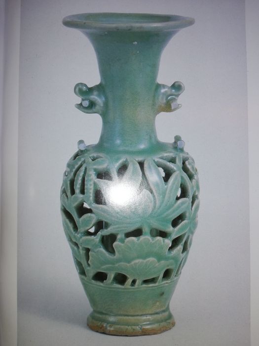 Альбомы "Европейское искусство 19 века", "Китайский фарфор".