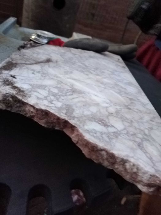 Плочи  варовикови и мраморни парчета,изрезки