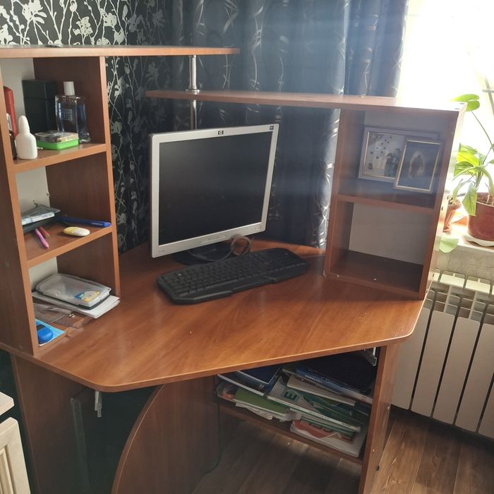 Стол для компьютера