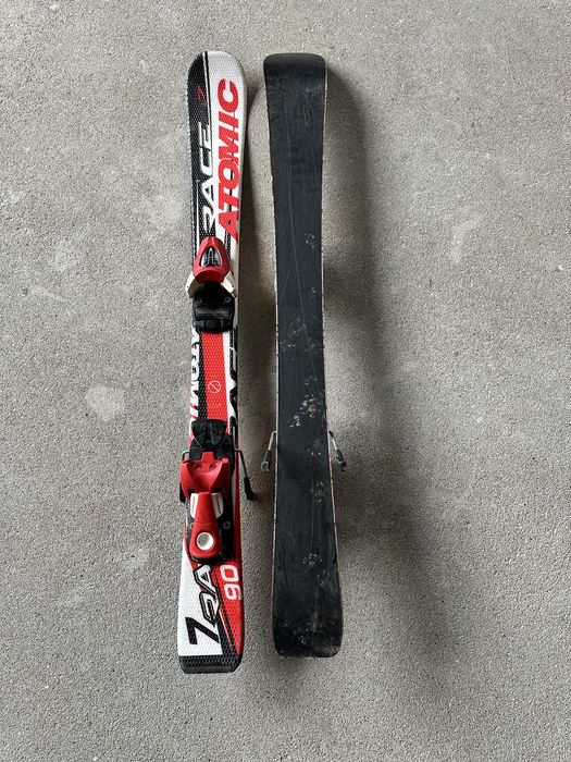 Schiuri Atomic 90cm.