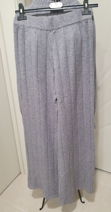 Дамски сет плетиво в сиво