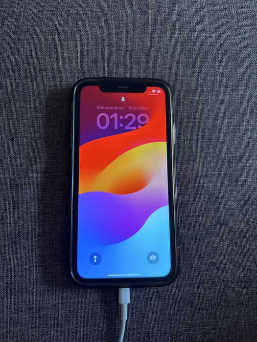 iPhone 11 продам, рабочий телефон