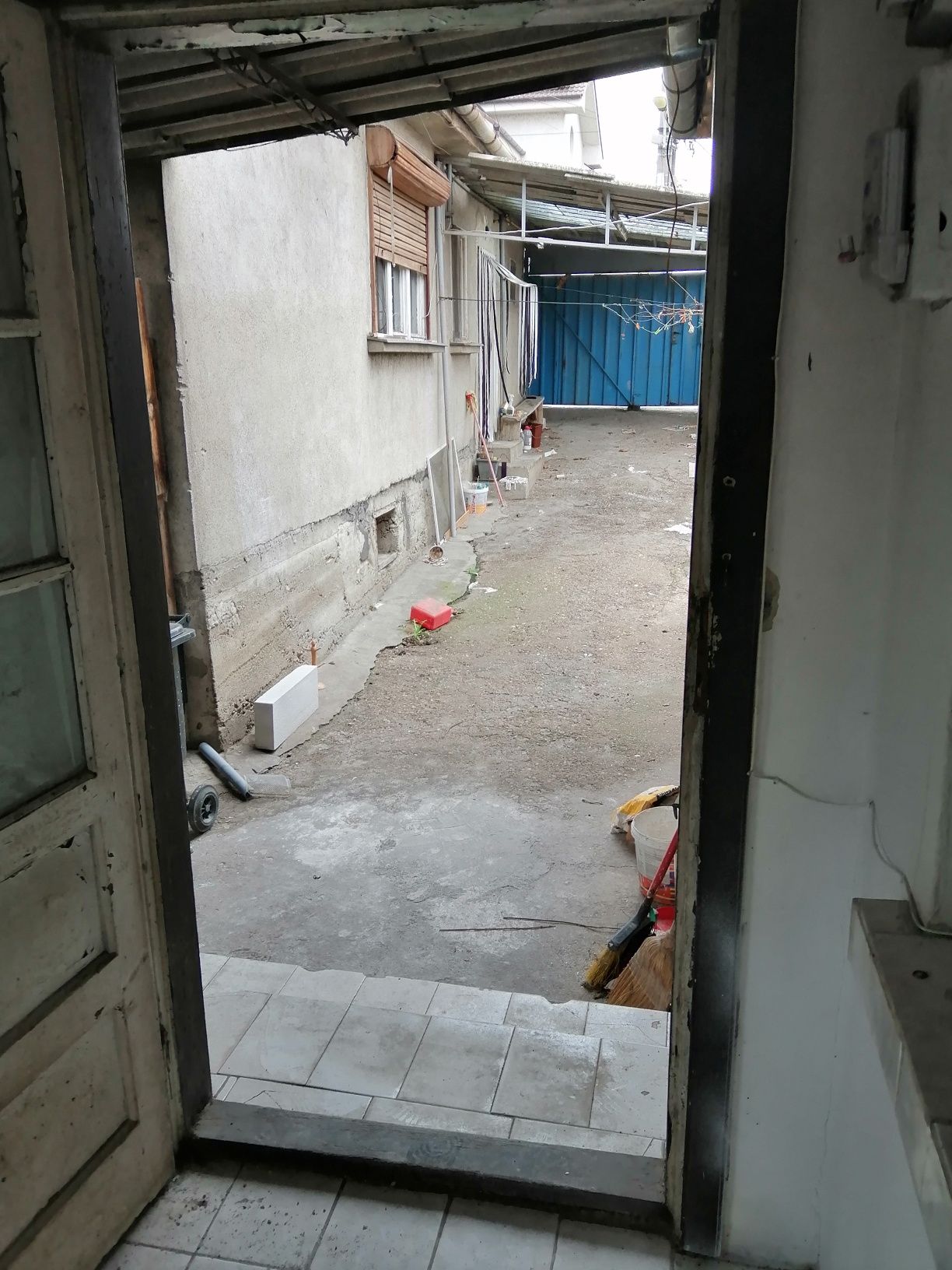 P.F.Vand Urgent! casa 3 camere in Oradea singur in curte,acces auto,60