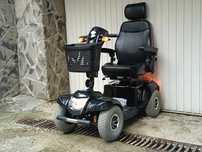 Scaun carut scuter dizabilitati electric carucior tricicleta handicap