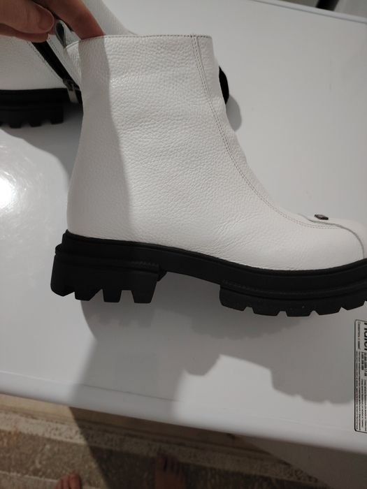 Продам зимние натуральная кожа цена 40000тыс новый размер 37,38