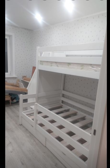 Двухъярусная кровать