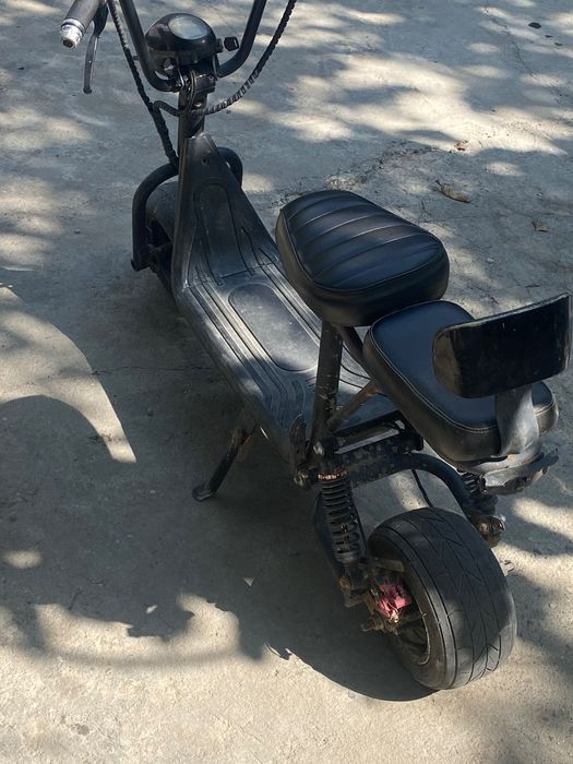 Vând urgent scuter electric