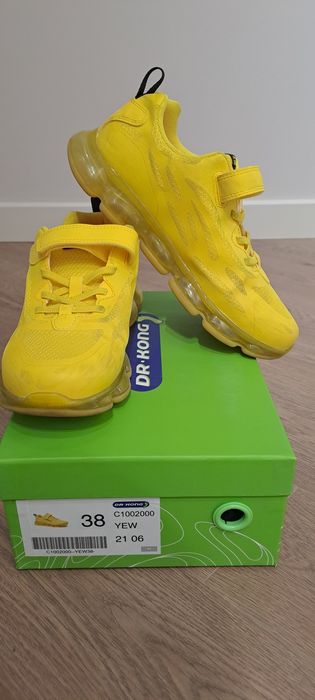 Продаю детскую обувь