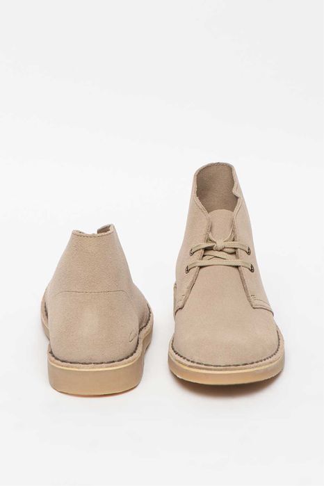 Clarks  Ghete chukka de piele intoarsa Desert, Maro nisip